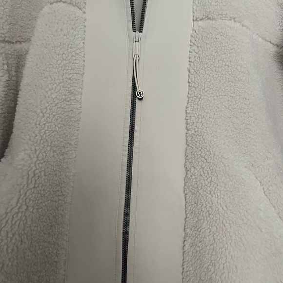 Lululemon fleece jacket - Picture 3 of 4